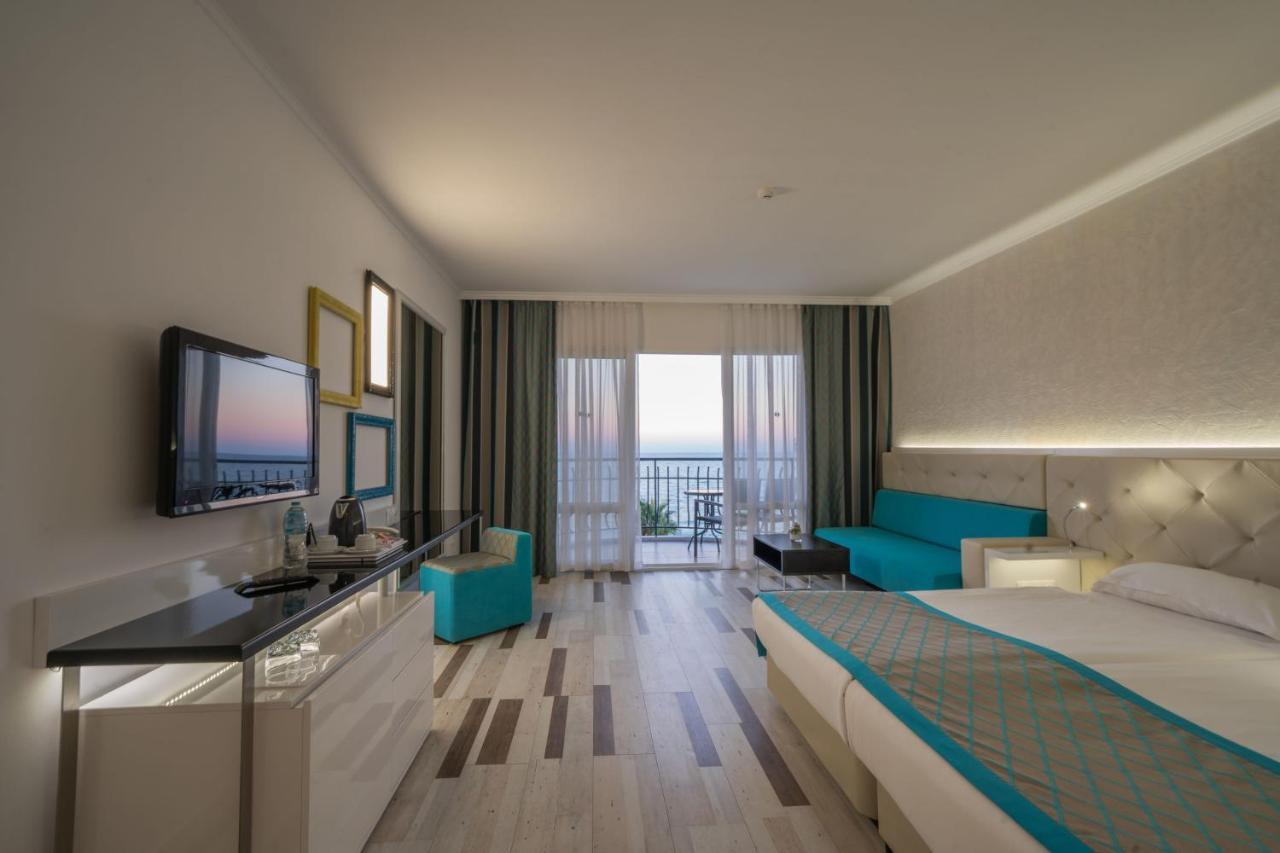 Familienzimmer mit Meerblick - kostenfreier Zugang zum eigenen Strand