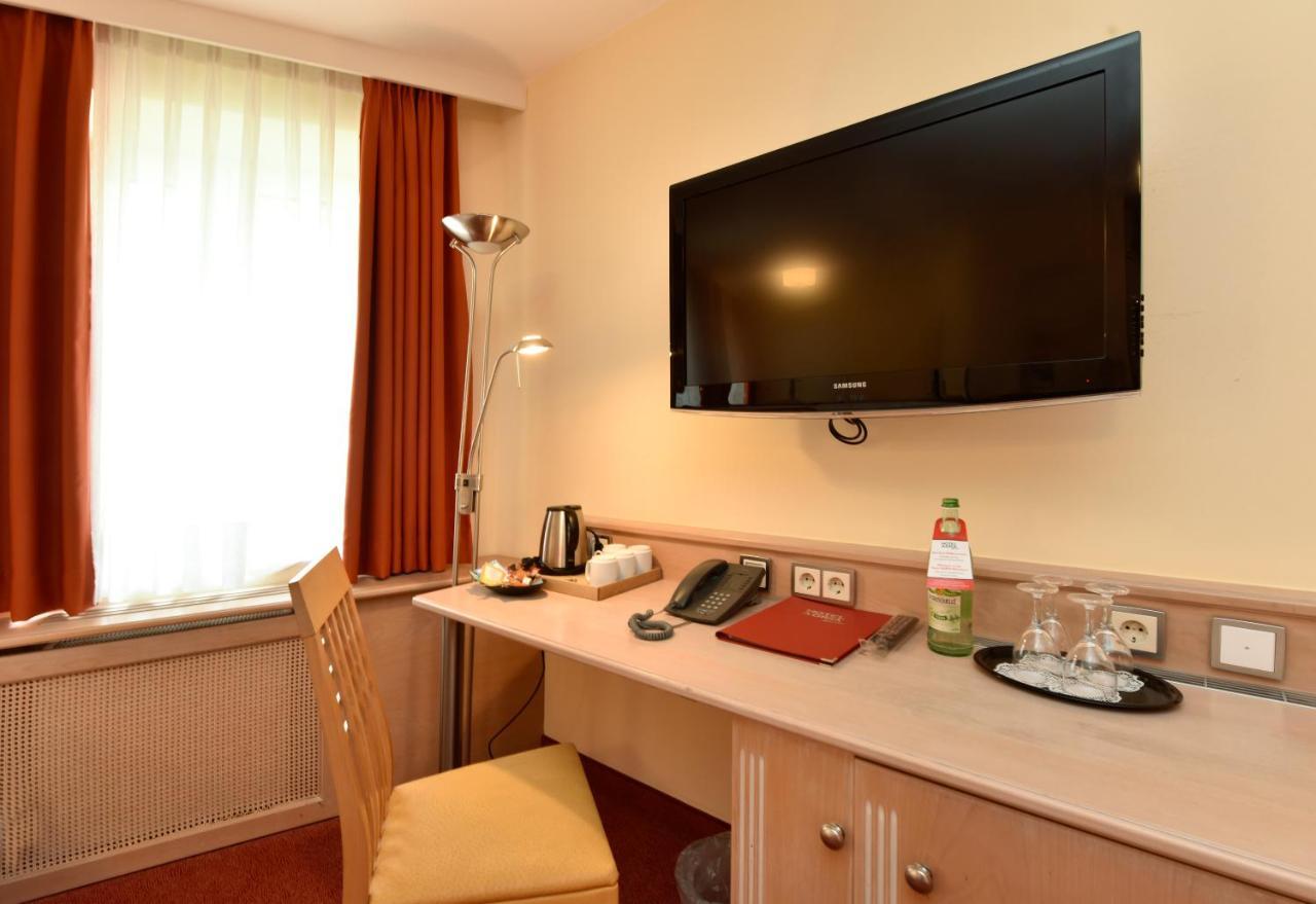 Family Room,1233777410:JPEG