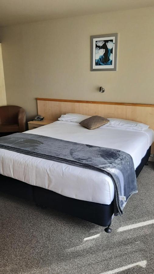 Standard One-Bedroom Apartment,1271995393:JPEG