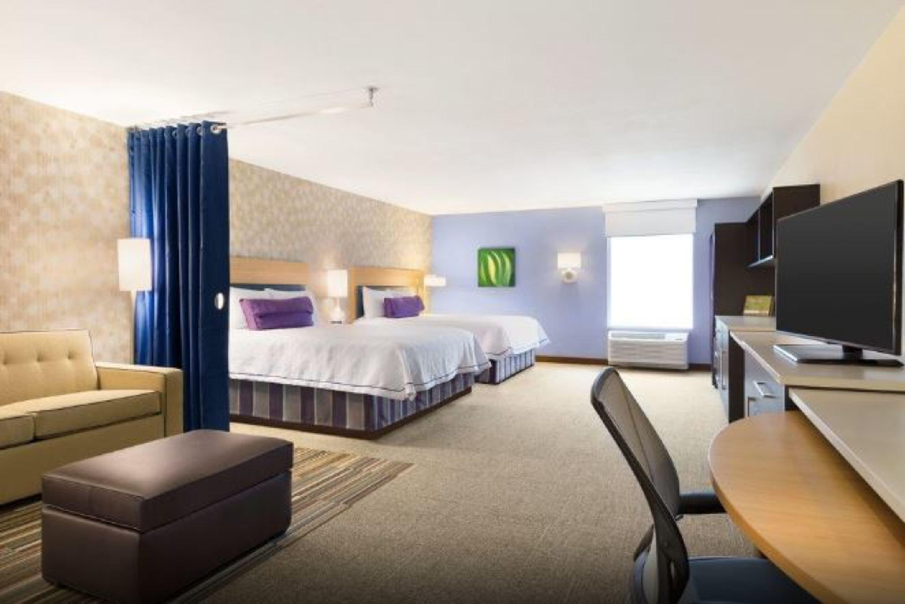 Queen Studio with Two Queen Beds - Mobility and Hearing Access/Non-Smoking