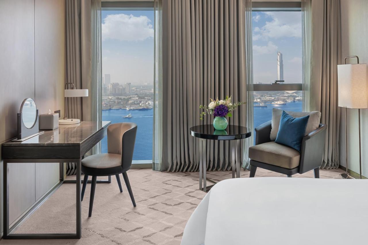 Club Zimmer mit Blick auf die Bucht, Kingsize-Bett und Zugang zur Club Lounge - Nachmittagstee, Getränke und Kanapees am Abend, ganztägige Erfrischungen