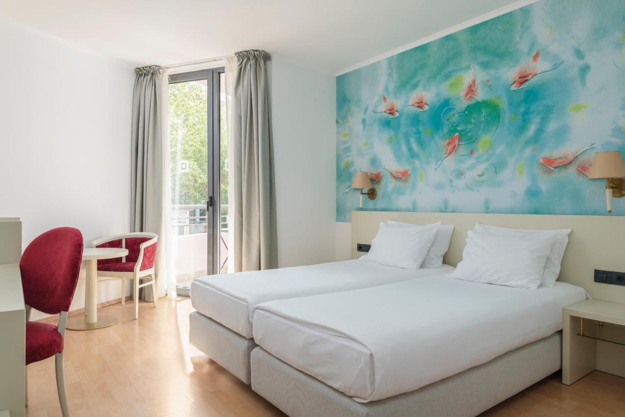 Doppel-/Zweibettzimmer mit Gartenblick