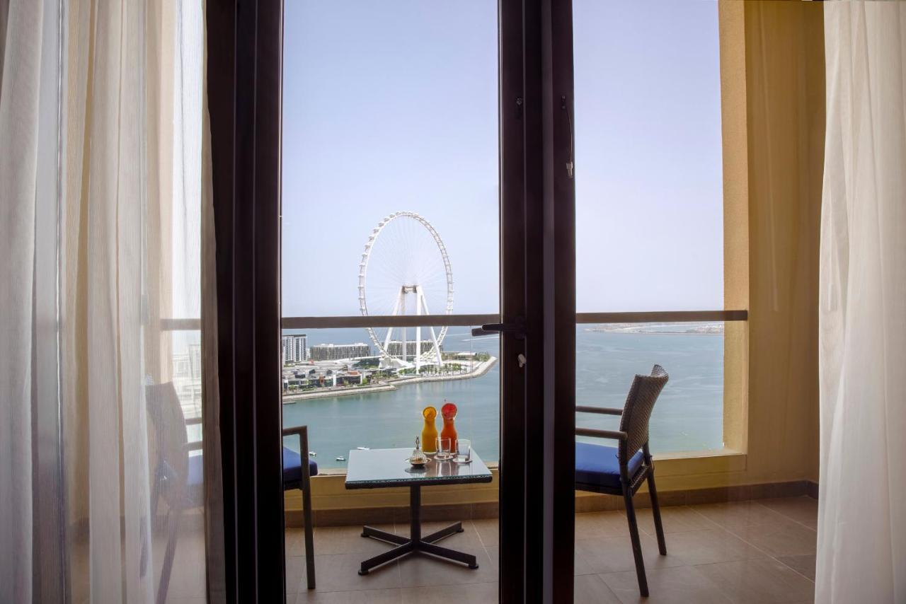 Zimmer mit Kingsize-Bett, Balkon Blick auf die Küste