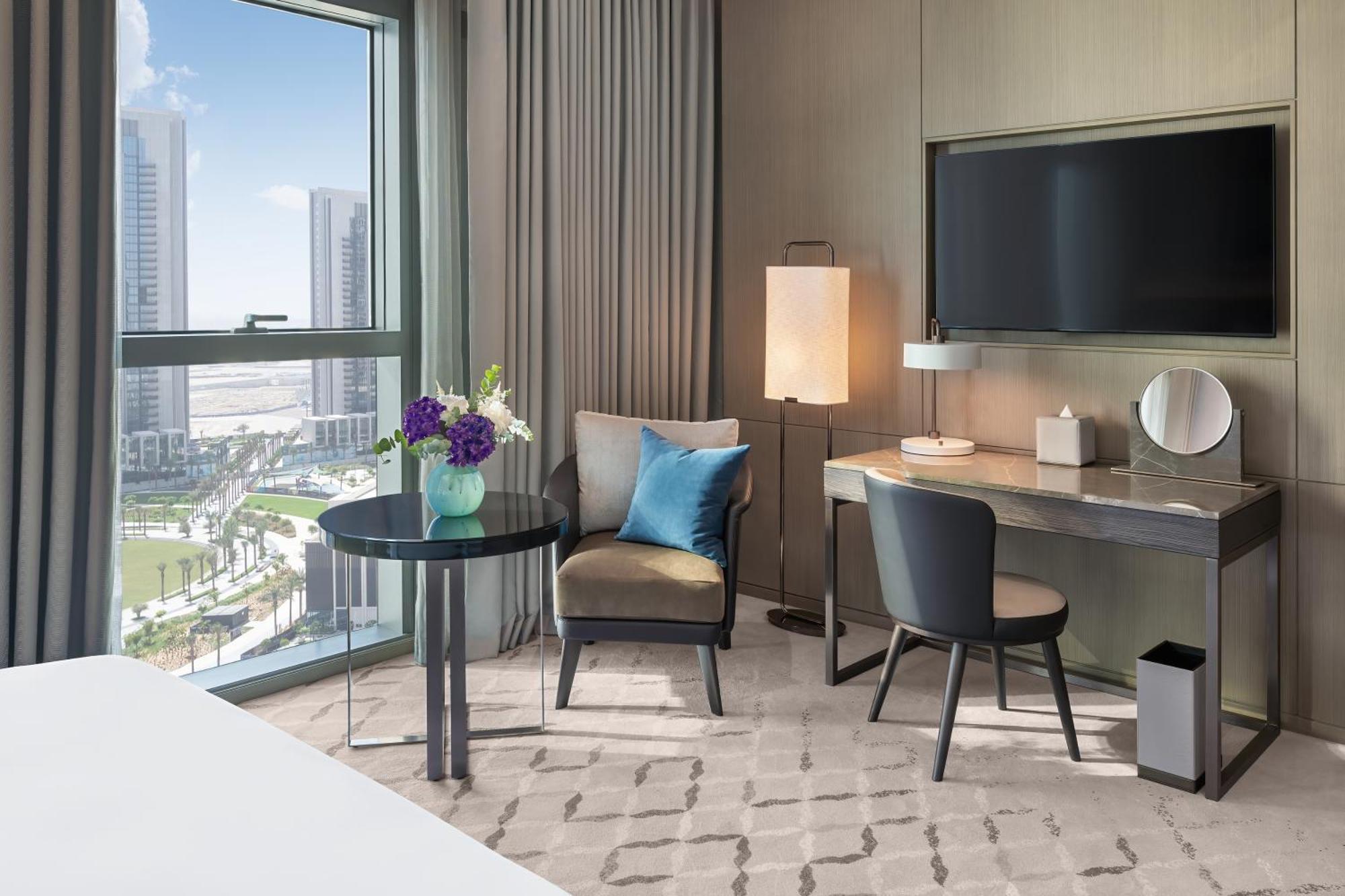 Deluxe Zimmer mit Kingsize-Bett und Stadtblick