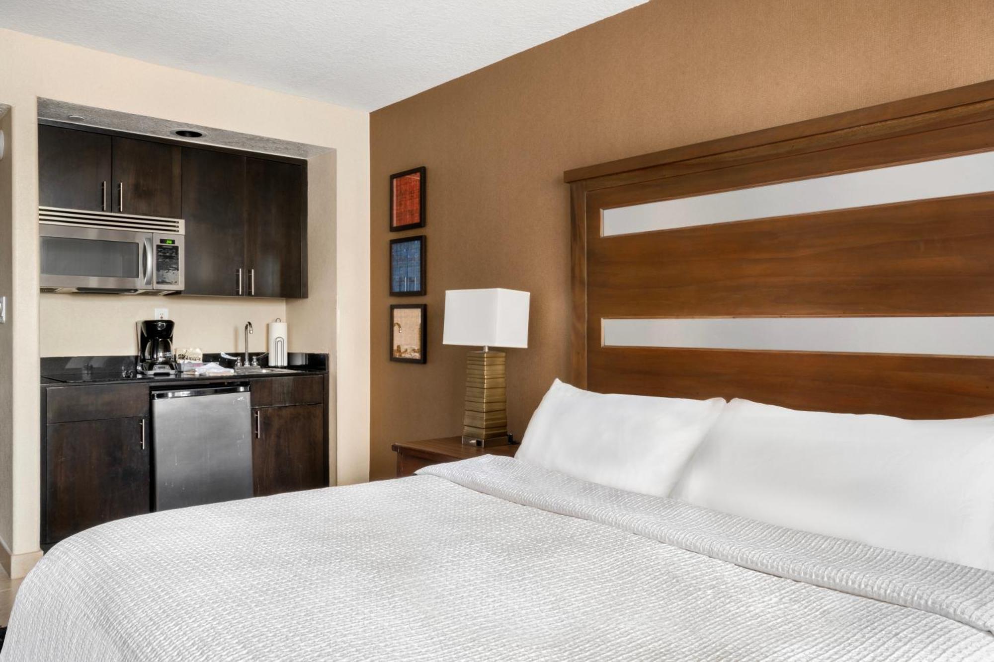 Deluxe King Room,1498972999:JPEG