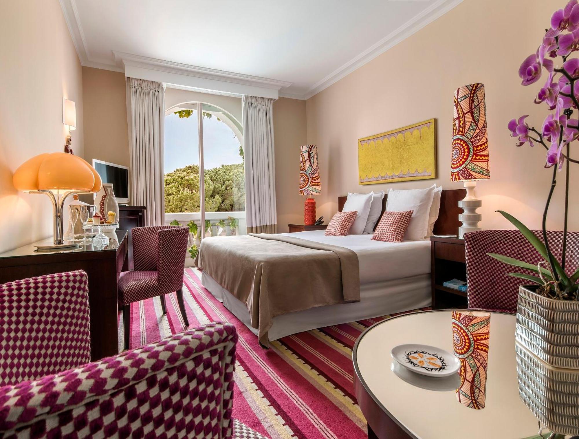 Exklusives Doppelzimmer mit Blick auf den Pinienpark
