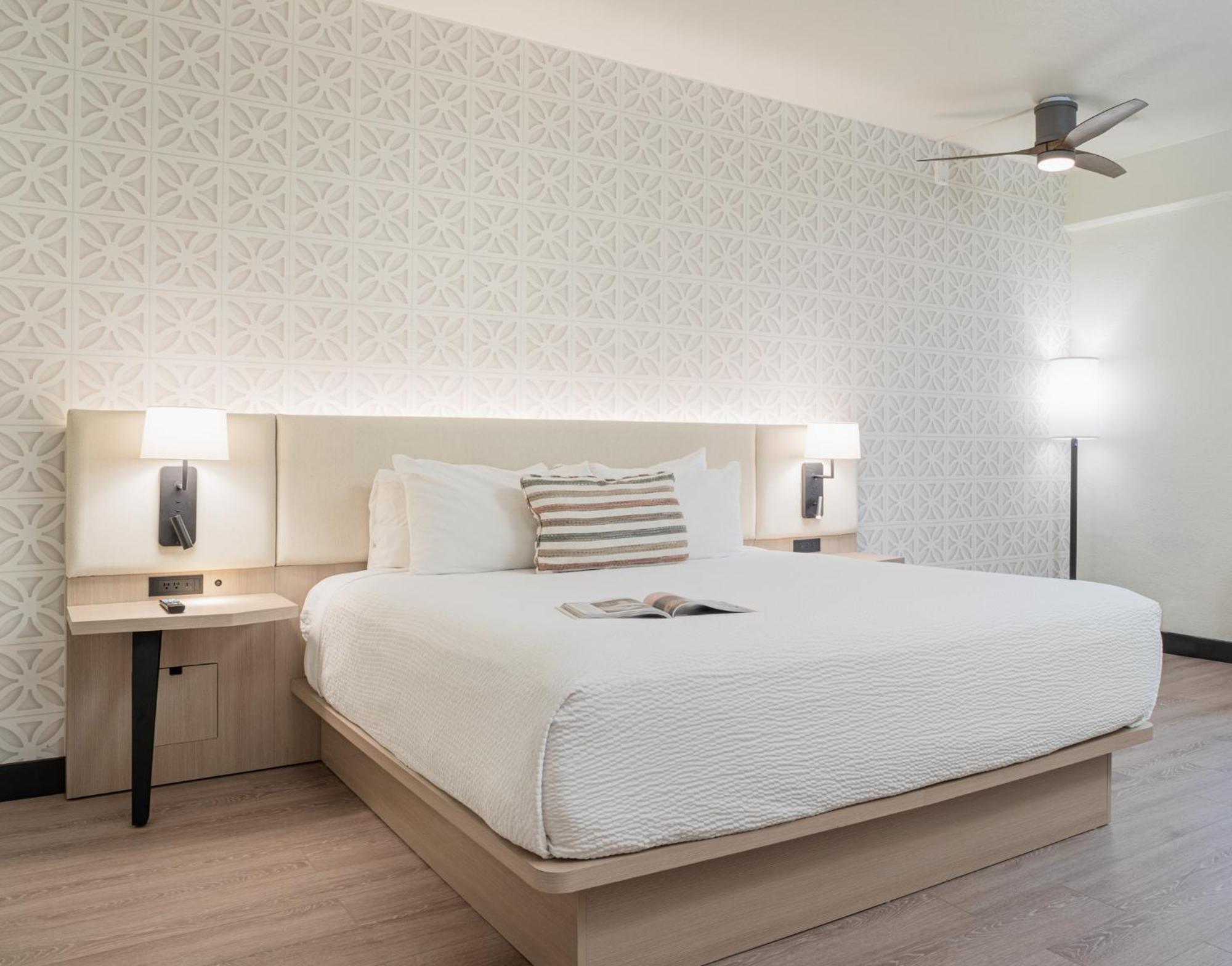 Standard King Room,1674709472:JPEG