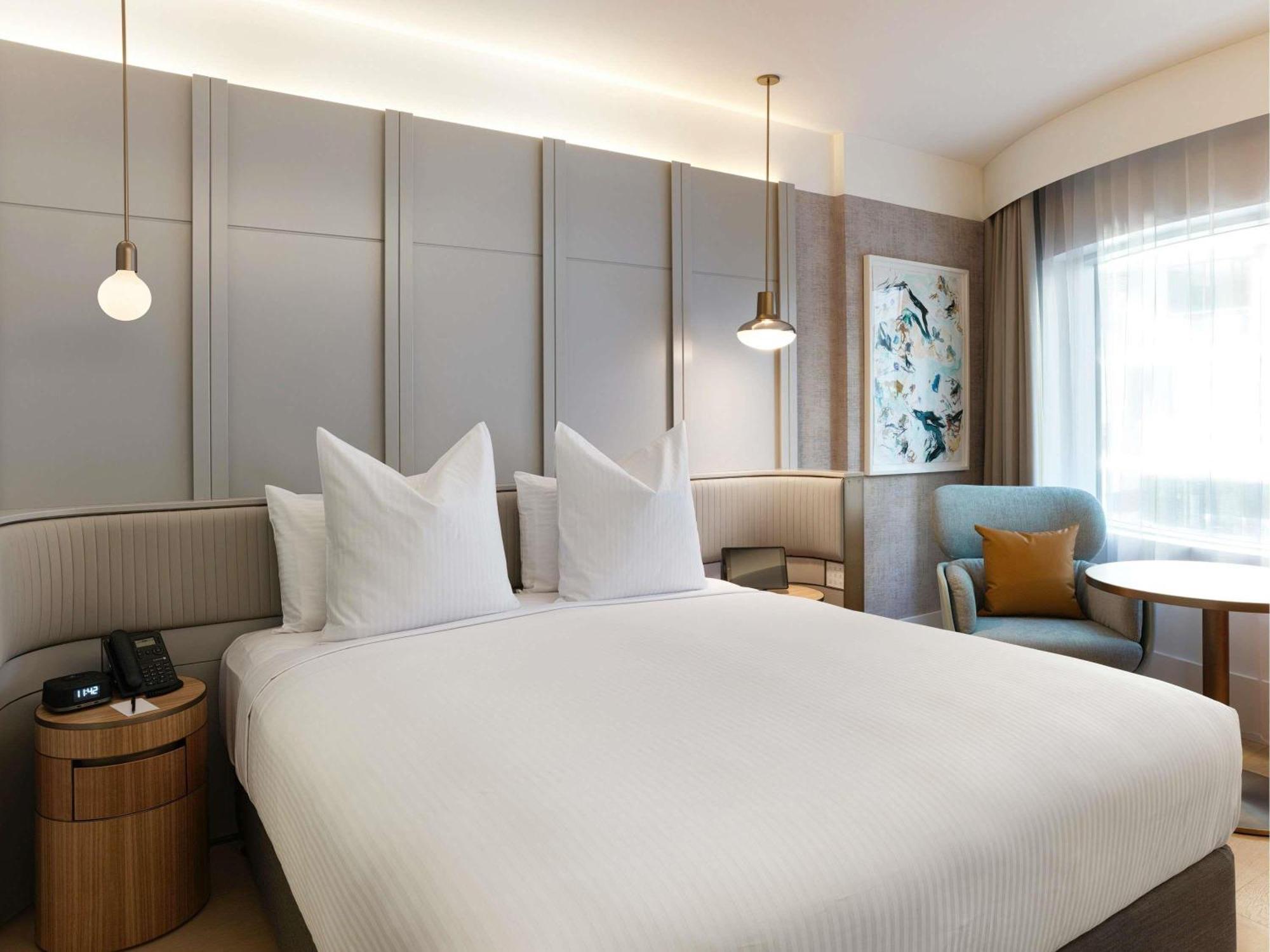 Luxus Zimmer mit Kingsize-Bett