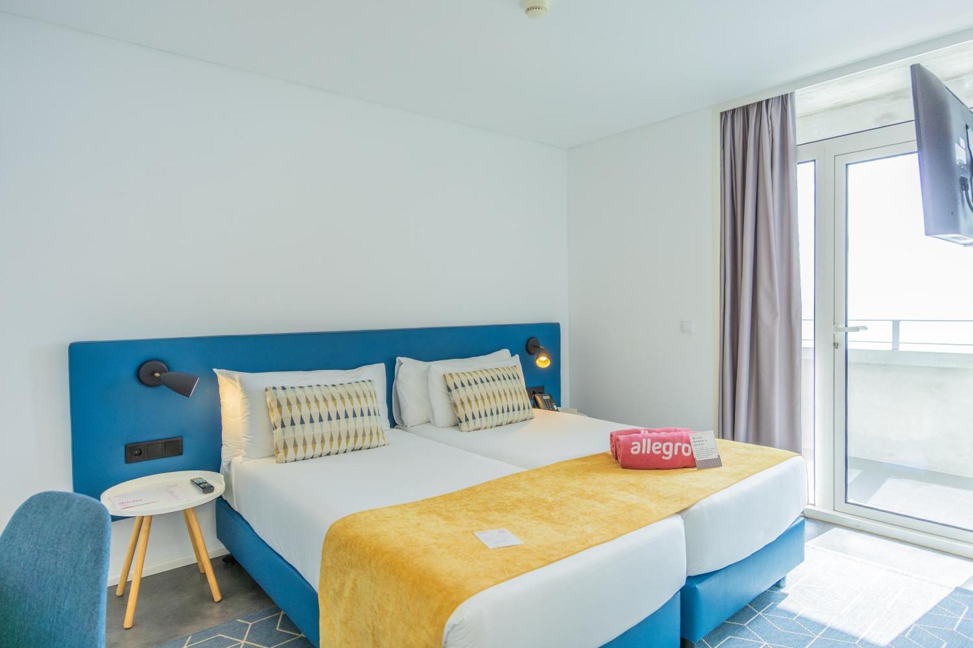 Doppelzimmer mit seitlichem Meerblick