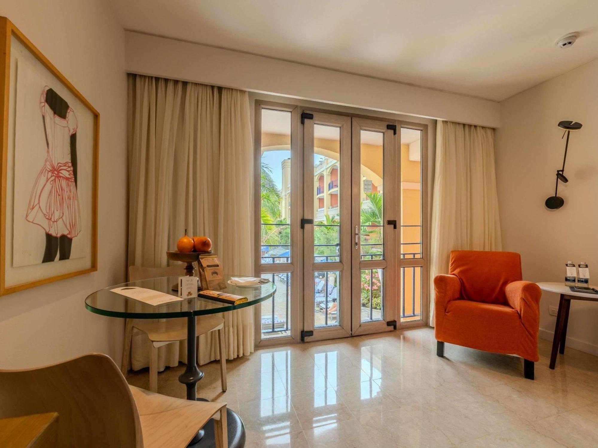 Classic King Room Interior View,1770890626:JPEG