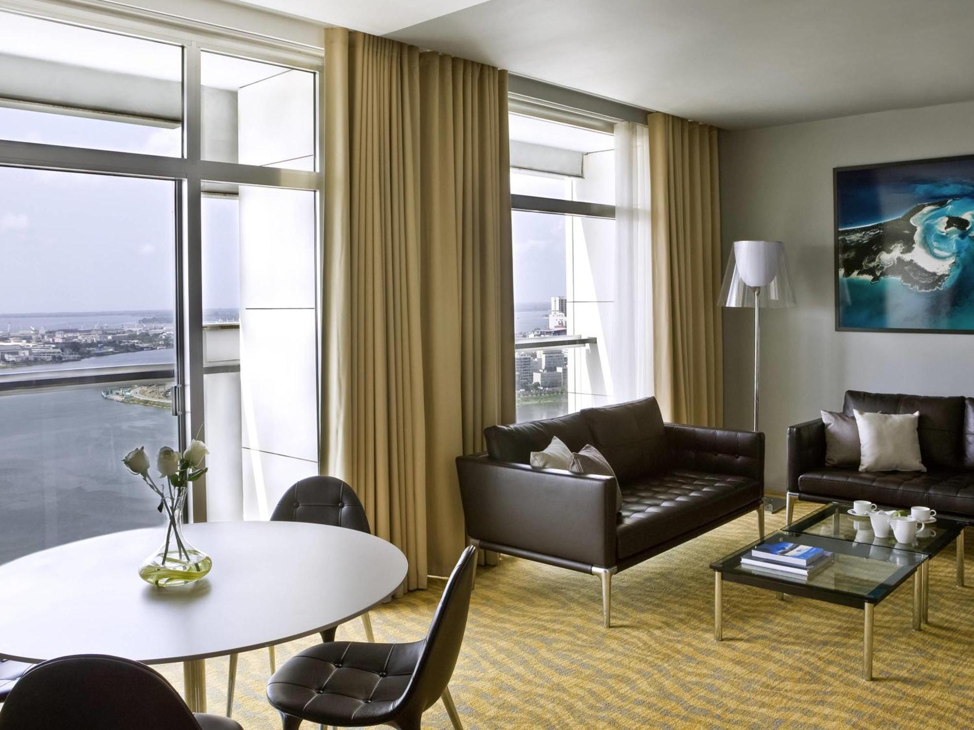 Prestige Suite mit Kingsize-Bett und Balkon