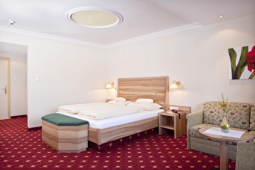 Double Room with Mountain View,670201068:JPEG