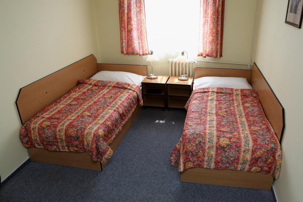 Doppel- oder Zweibettzimmer Garni – Nebengebäude
