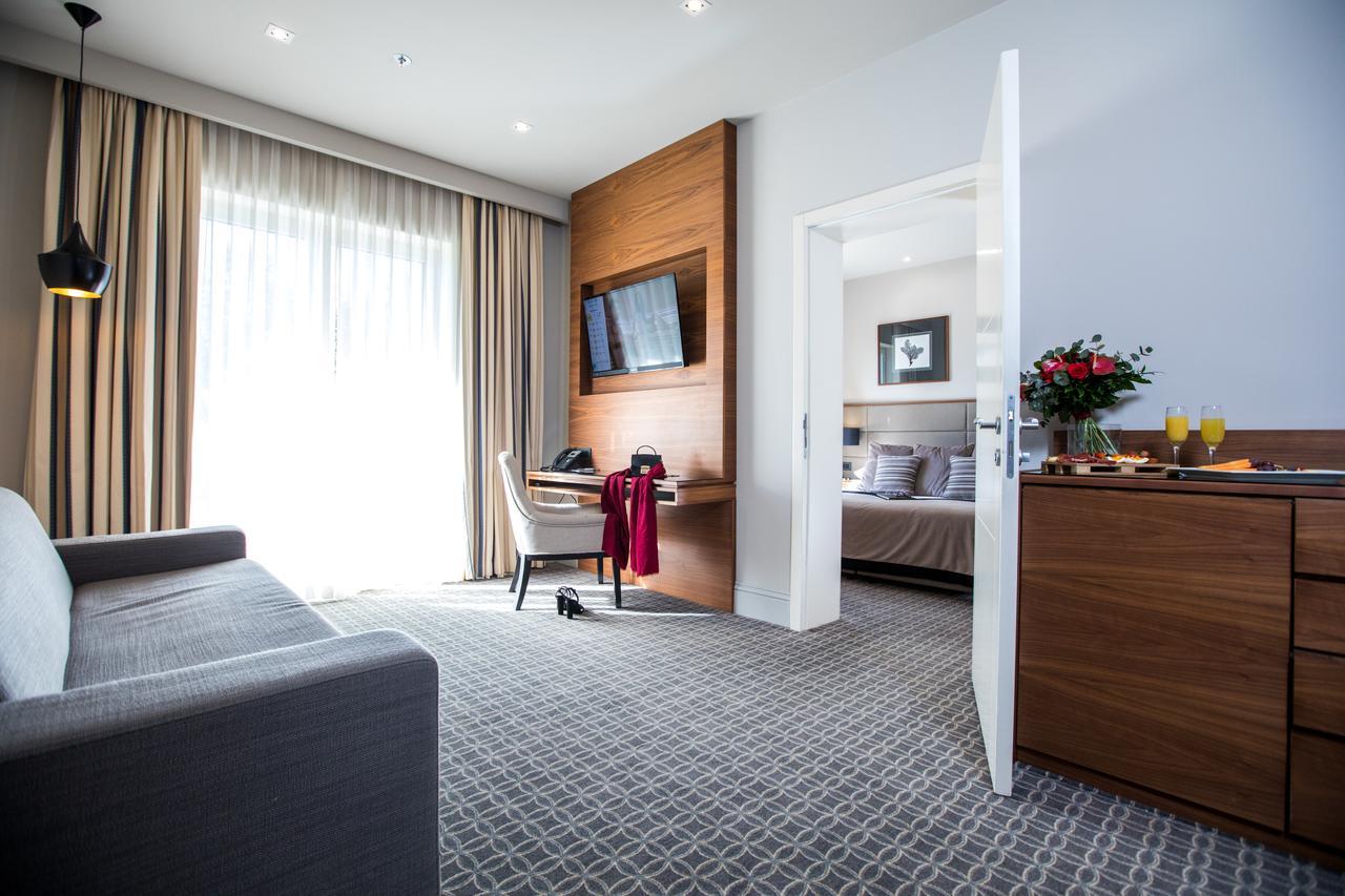 Luxuriöse Suite mit Balkon und Meerblick