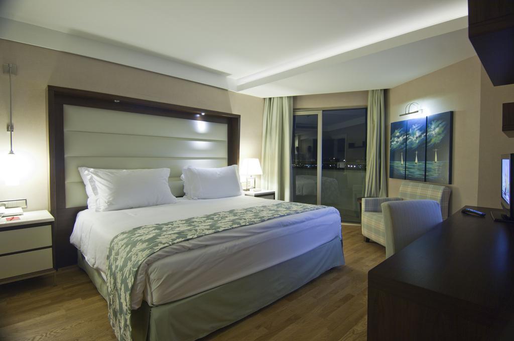 Deluxe Room with Side Sea View,469294419:JPEG