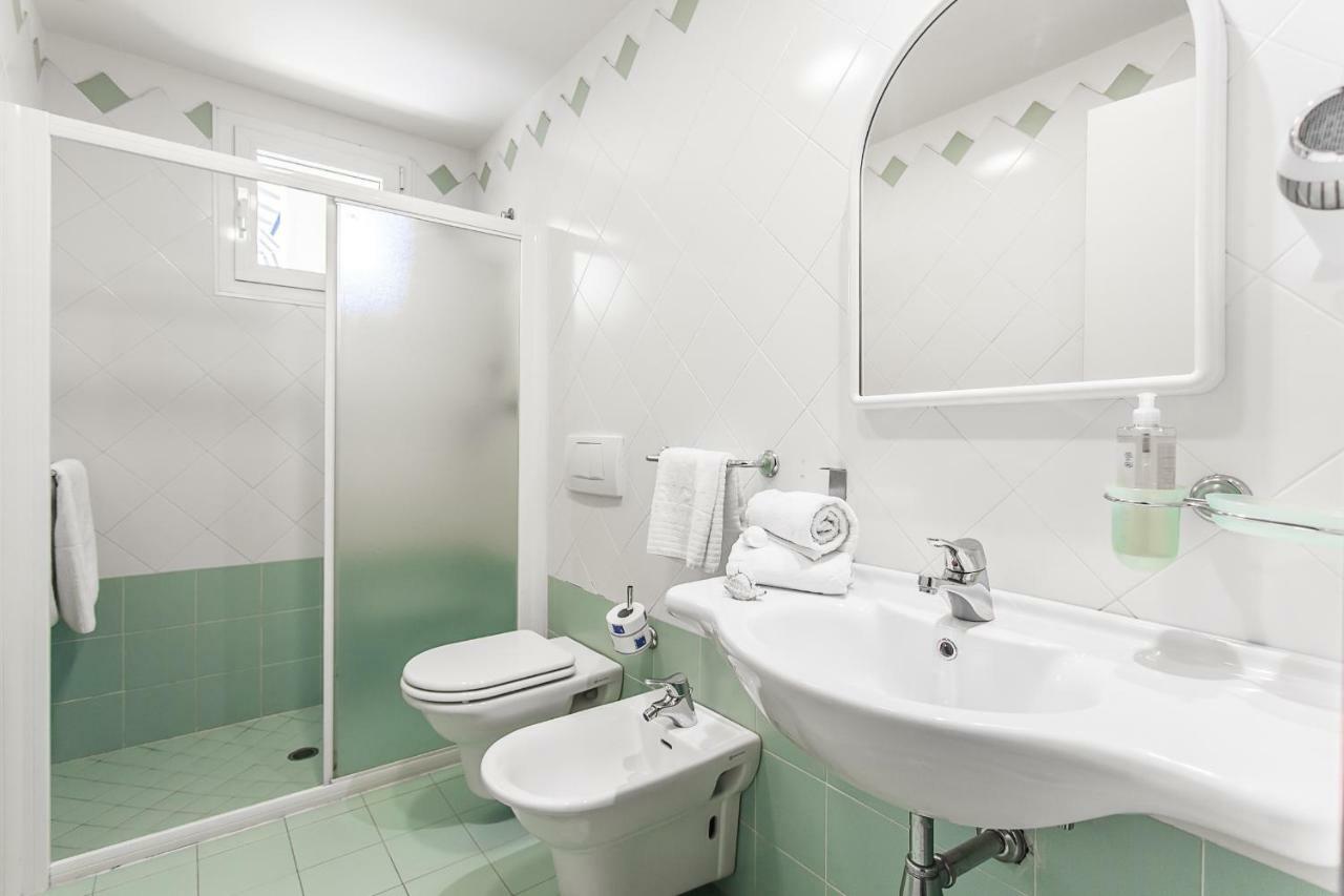 Junior Suite,1742717588:JPEG