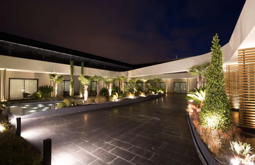 Doubletree By Hilton Izmir Airport-1