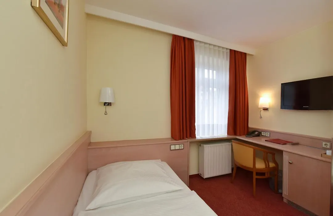 Hotel ADRIA München-1