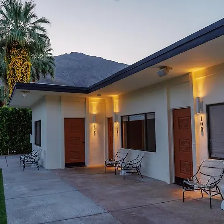 Azure Sky Hotel - Adults Only - A Town & Desert Boutique Hotel-2