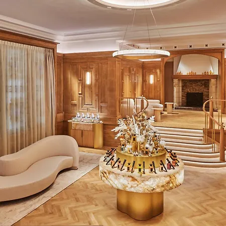 Hotel Barriere Le Normandy-3