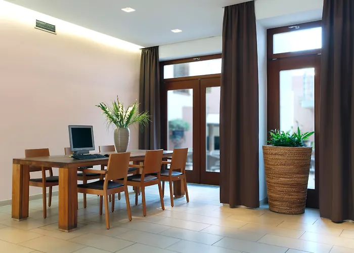 Hotel Carol